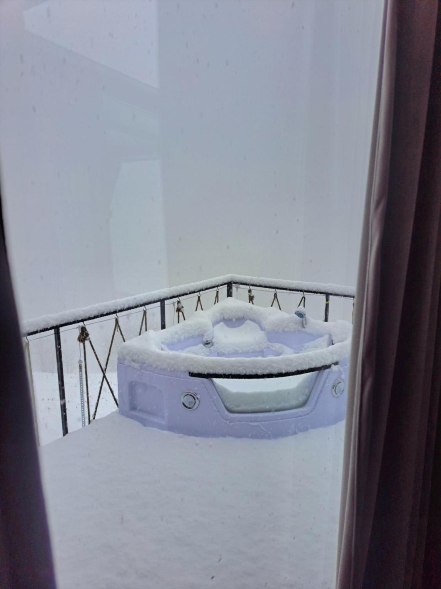 Apartament Glass House In Merisi *
